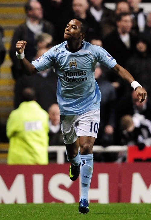 路易斯-迪亚斯本赛季德甲3次单场传射，同期五大联赛并列第一（路易斯-迪亚斯本季德甲三度单场传射，同期五大联赛并列榜首）