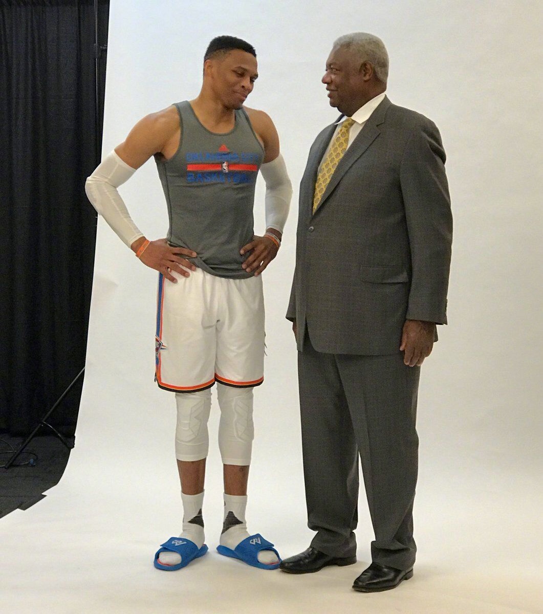 足球欧洲俱乐部频繁爆冷，球迷：本赛季太刺激（欧洲足坛冷门迭出，球迷直呼本季过瘾）