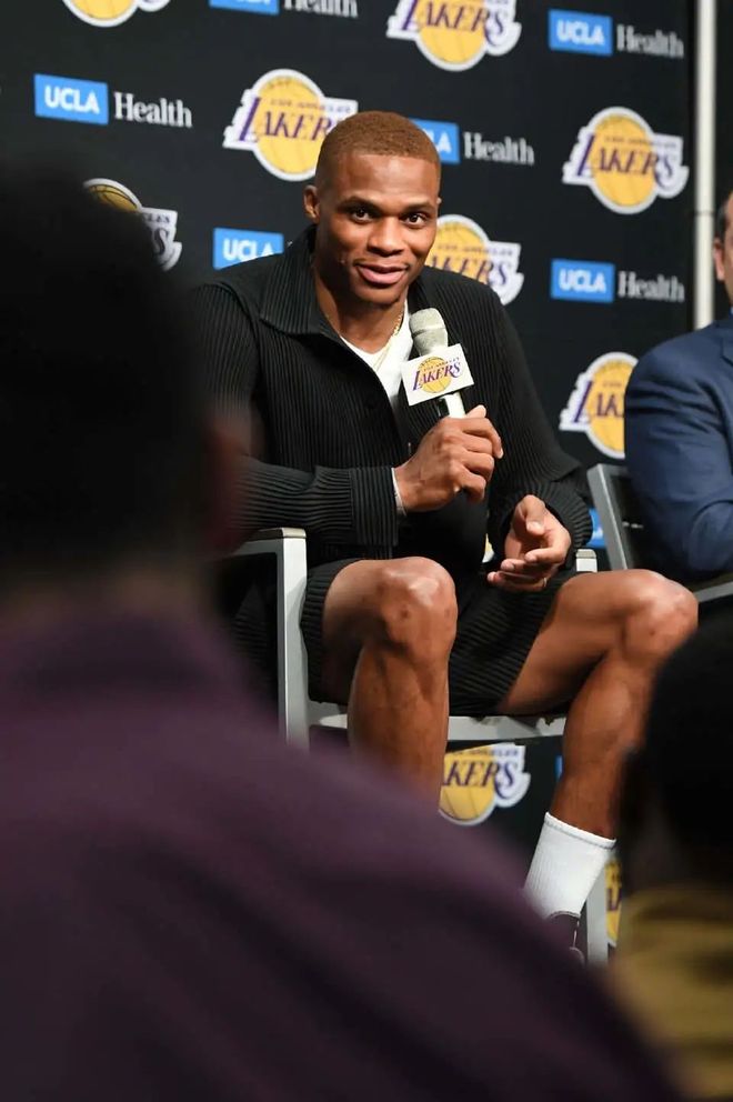 收藏级回忆：我的齐达内与 26 年绿茵时光（珍藏回忆：我与齐达内的26年绿茵之旅）