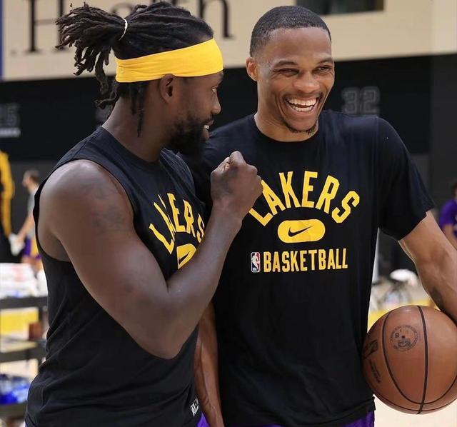 浙江队快节奏打法压制对手（浙江队快攻节奏令对手难以招架）