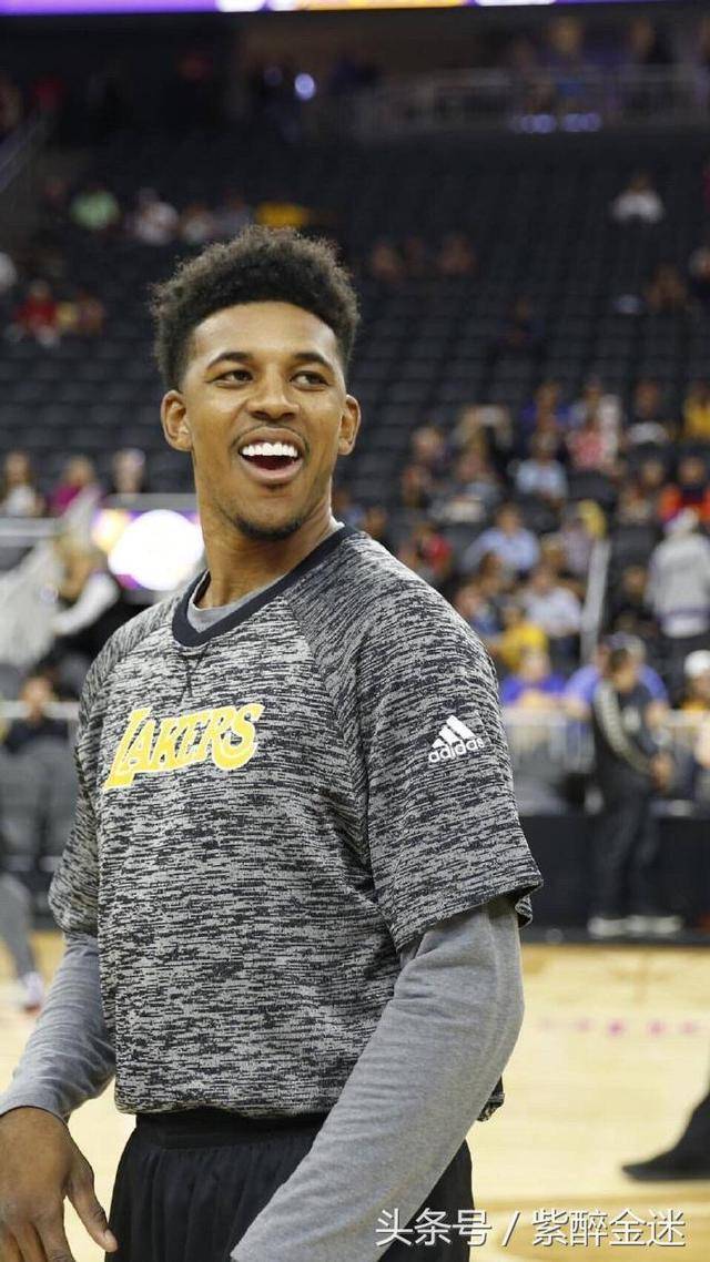 内马尔爸：内马尔最糟糕的阶段已经过去；我就是靠关注度赚钱（内马尔父亲：内马尔的低谷已过去，我靠流量赚钱）