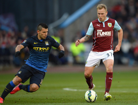 邮报：伯恩茅斯后卫塞内西与女足后卫鲍尔斯成英超新明星情侣