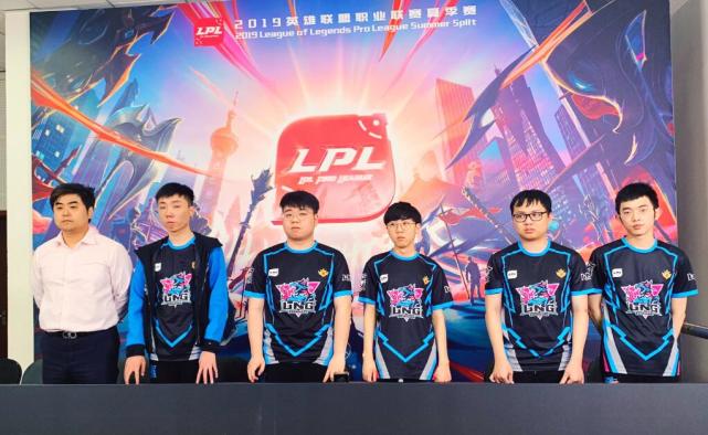 育工作者 育工作者